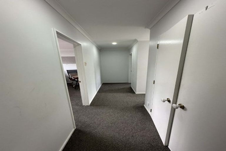 Photo of property in 3 Montilla Place, Manurewa, Auckland, 2102