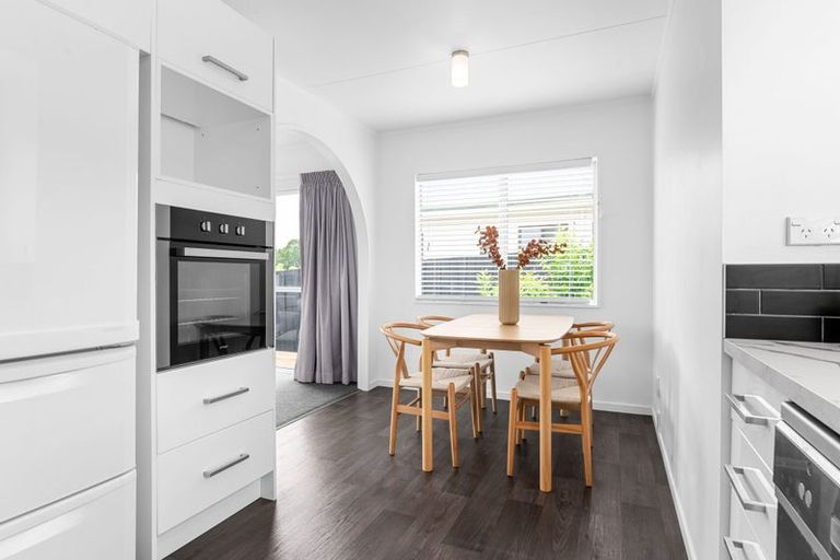 Photo of property in 8b Huia Avenue, Forest Lake, Hamilton, 3200