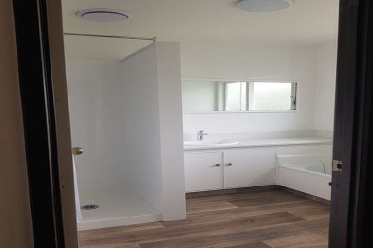 Photo of property in 45 Meadway, Sunnyhills, Auckland, 2010