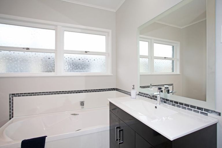 Photo of property in 14 Lucca Crescent, Flat Bush, Auckland, 2019