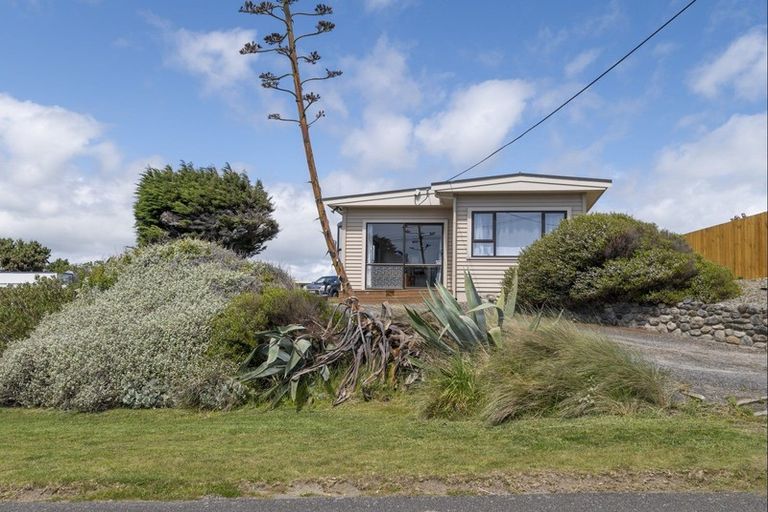 Photo of property in 28 Dewe Terrace, Foxton Beach, Foxton, 4815