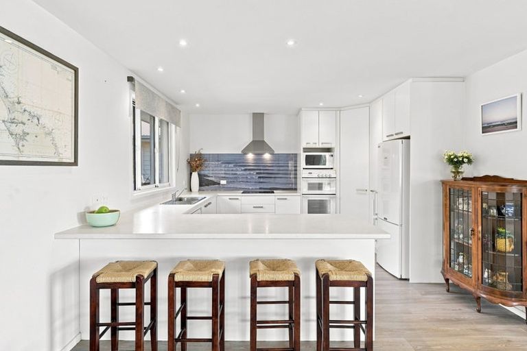 Photo of property in 136 Pinchgut Road, Kaukapakapa, 0873