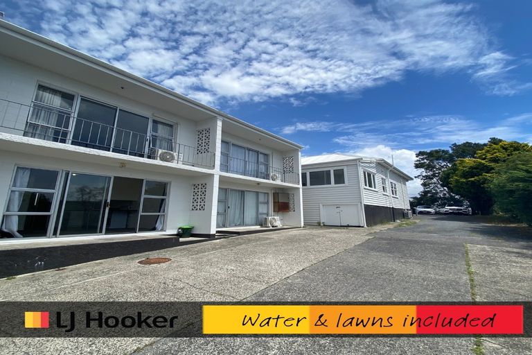Photo of property in 40 West Coast Road, Glen Eden, Auckland, 0602