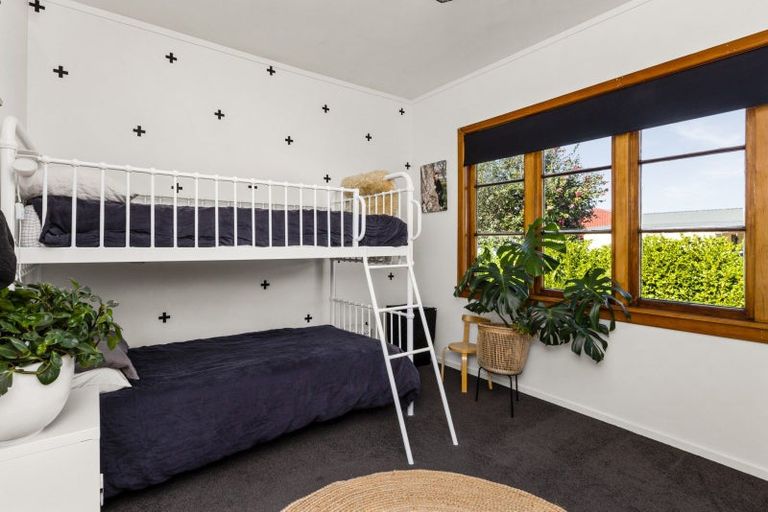 Photo of property in 709 Grove Road, Mayfair, Hastings, 4122