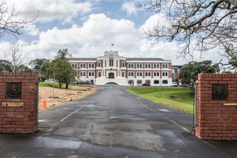 Photo of property in 6c Eversleigh Road, Belmont, Auckland, 0622