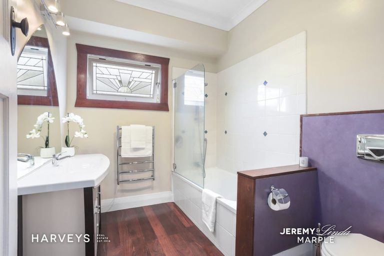 Photo of property in 1/10 Woodglen Road, Glen Eden, Auckland, 0602