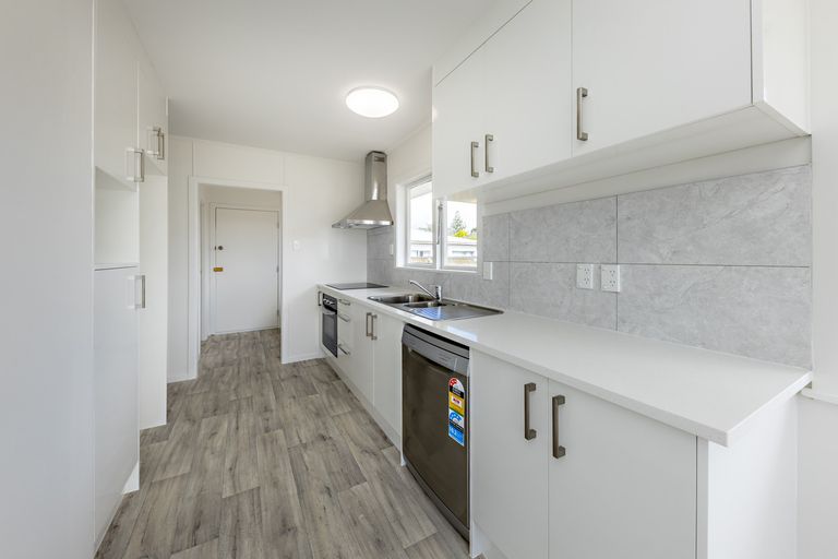 Photo of property in 73 Raglan Street, Mangere East, Auckland, 2024