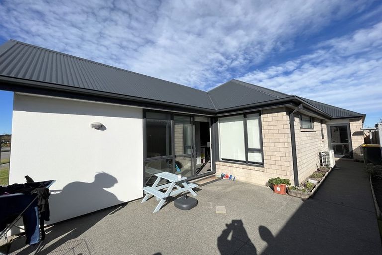 Photo of property in 11 Tangy Loch Lane, Broomfield, Christchurch, 8042