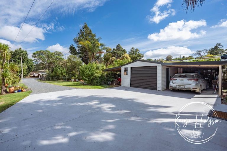 Photo of property in 10 Regent Street, Whakapirau, Maungaturoto, 0583