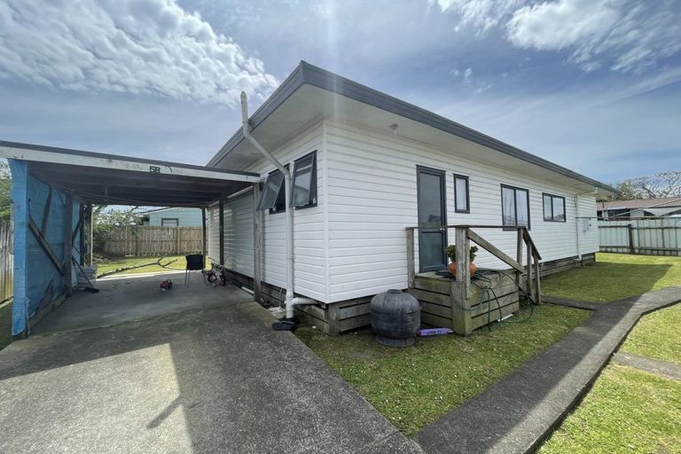 Photo of property in 2/5 Solveig Place, Randwick Park, Auckland, 2105