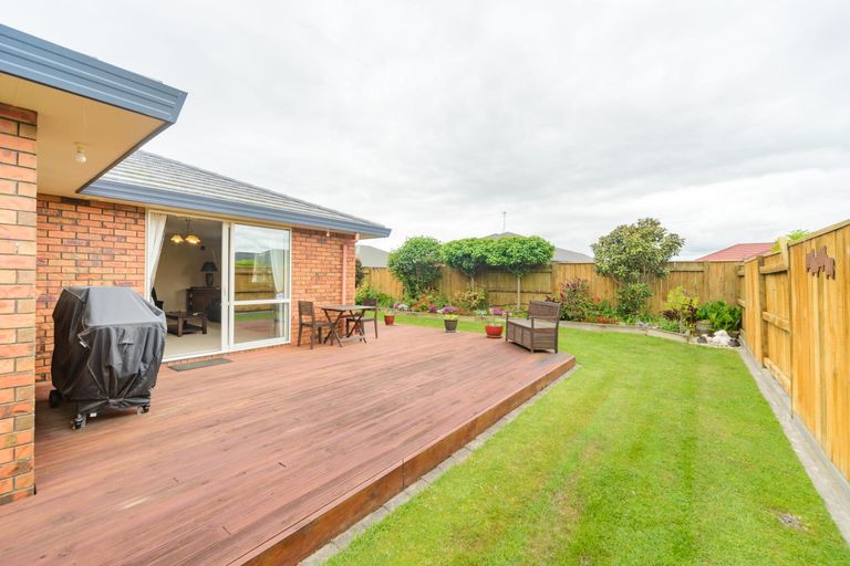 Photo of property in 37 Liberty Grove, Kelvin Grove, Palmerston North, 4414