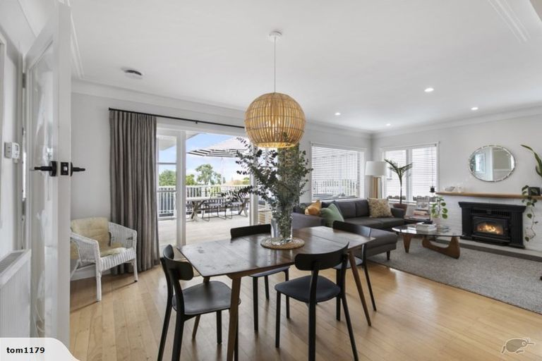 Photo of property in 15 Kokiri Street, Te Atatu South, Auckland, 0610