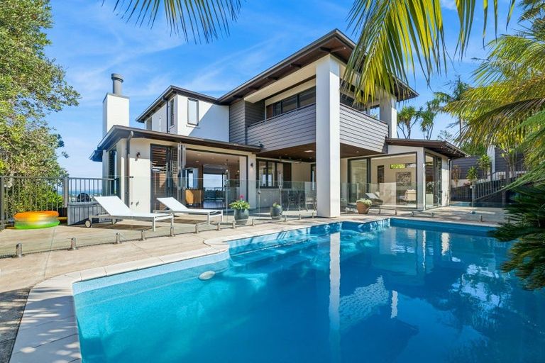 Photo of property in 5 Castor Bay Road, Castor Bay, Auckland, 0620