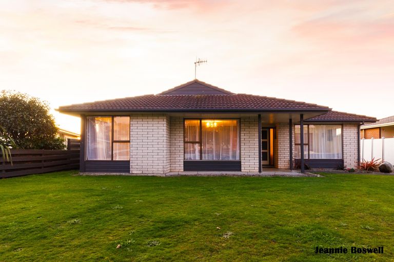 Photo of property in 100a Linton Street, West End, Palmerston North, 4410