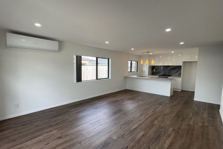 Photo of property in 466a Massey Road, Mangere East, Auckland, 2024