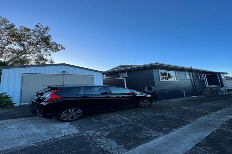 Photo of property in 8 Aquarius Avenue, Glen Eden, Auckland, 0602