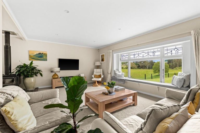 Photo of property in 137 Tauroa Road, Havelock North, 4130