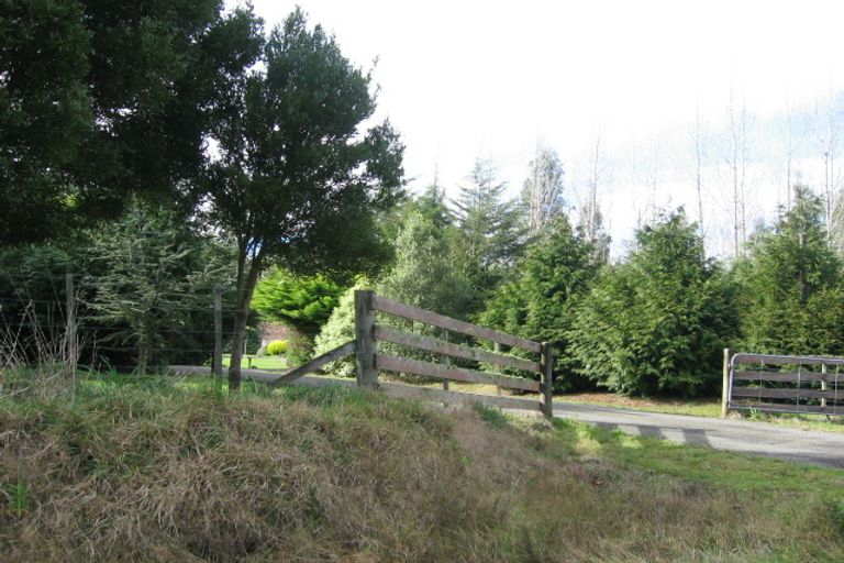 Photo of property in 111 Moonshine Valley Road, Aokautere, 4471