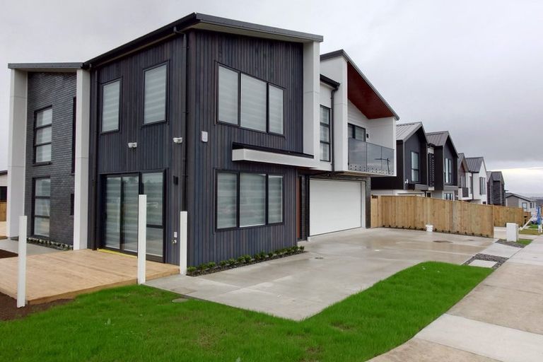 Photo of property in 66 Michael Bosher Way, Flat Bush, Auckland, 2019
