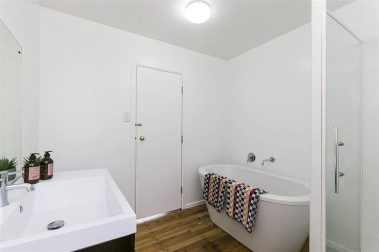 Photo of property in 18 Ahuriri Street, Strathmore Park, Wellington, 6022