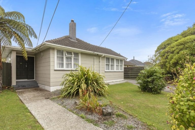 Photo of property in 20 Rainey Grove, Taita, Lower Hutt, 5011