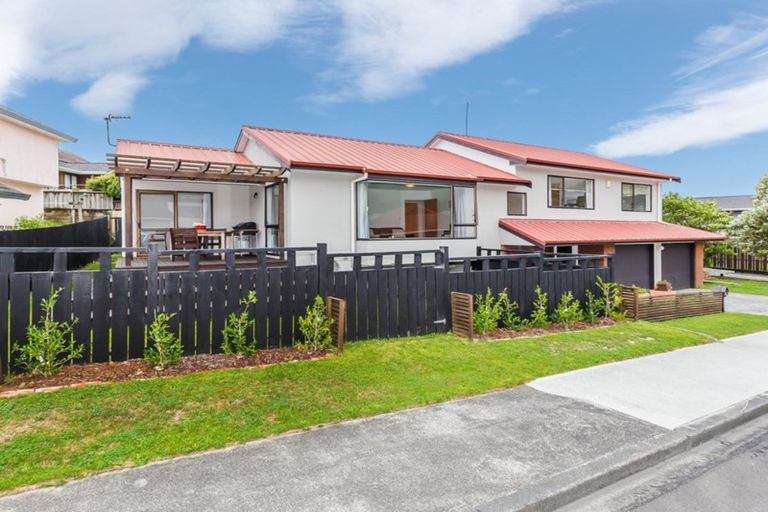 Photo of property in 80 Cortina Avenue, Johnsonville, Wellington, 6037