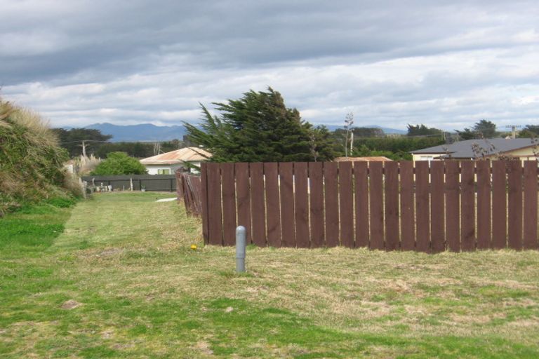 Photo of property in 32 Dewe Terrace, Foxton Beach, Foxton, 4815