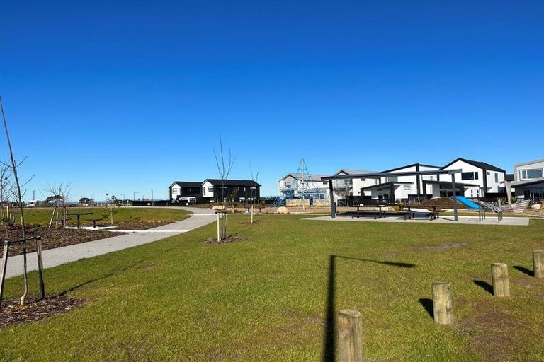 Photo of property in 31 Bill Miller Drive, Papamoa, 3118