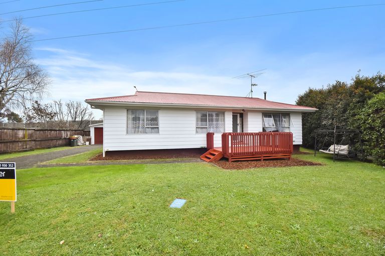 Photo of property in 16 Gloaming Place, Conifer Grove, Takanini, 2112