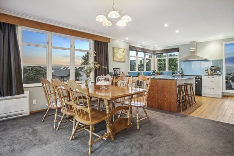 Photo of property in 43 Kaikoura Street, Maupuia, Wellington, 6022