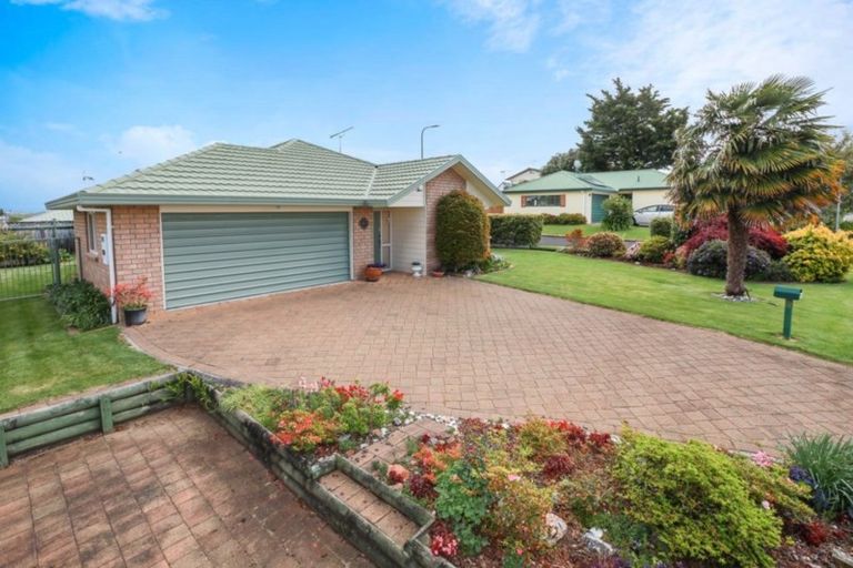 Photo of property in 72 Bartholomew Drive, Nawton, Hamilton, 3200