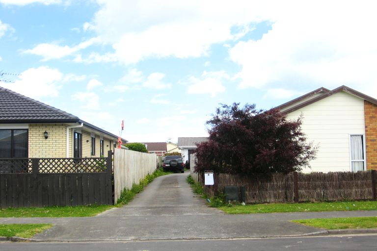 Photo of property in 8 Robert Skelton Place, Clendon Park, Auckland, 2103