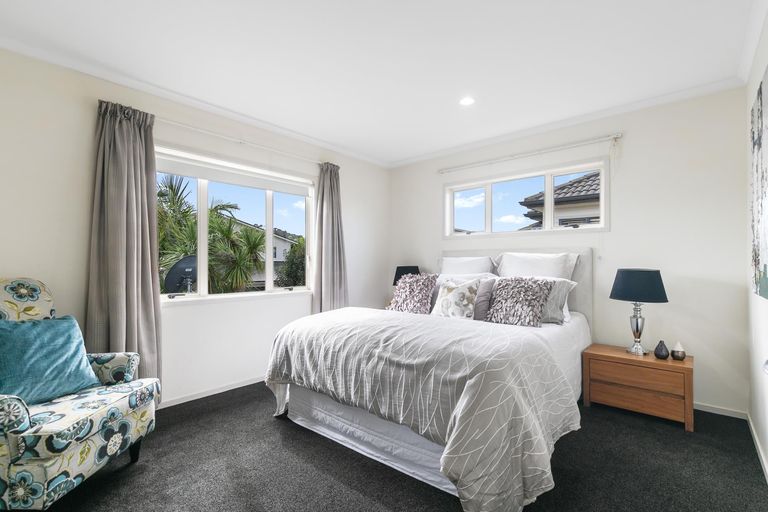 Photo of property in 8 Bezar Place, Flat Bush, Auckland, 2016
