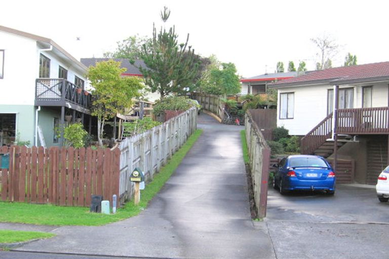 Photo of property in 2/20 Gosford Drive, Botany Downs, Auckland, 2010