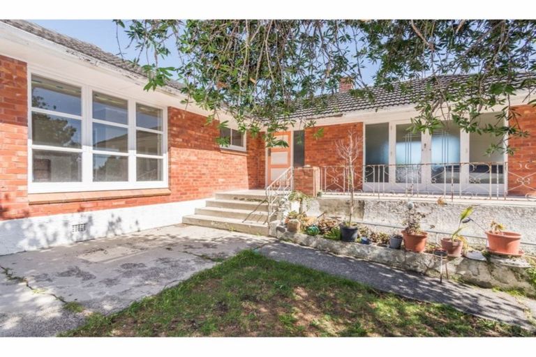 Photo of property in 171a Titirangi Road, New Lynn, Auckland, 0600