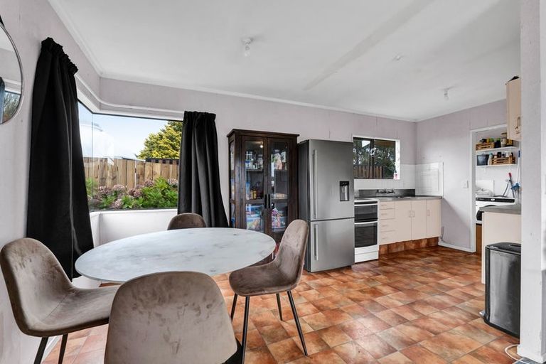 Photo of property in 19 Chartwell Drive, Eltham, 4322