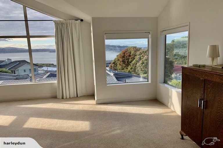 Photo of property in 16 Curnow Way, Kaiwharawhara, Wellington, 6035