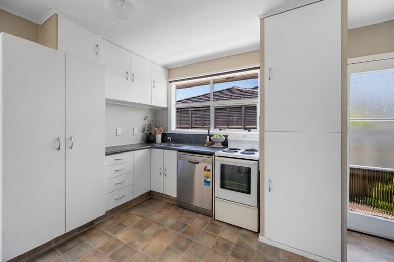 Photo of property in 14 Warwick Crescent, Taradale, Napier, 4112