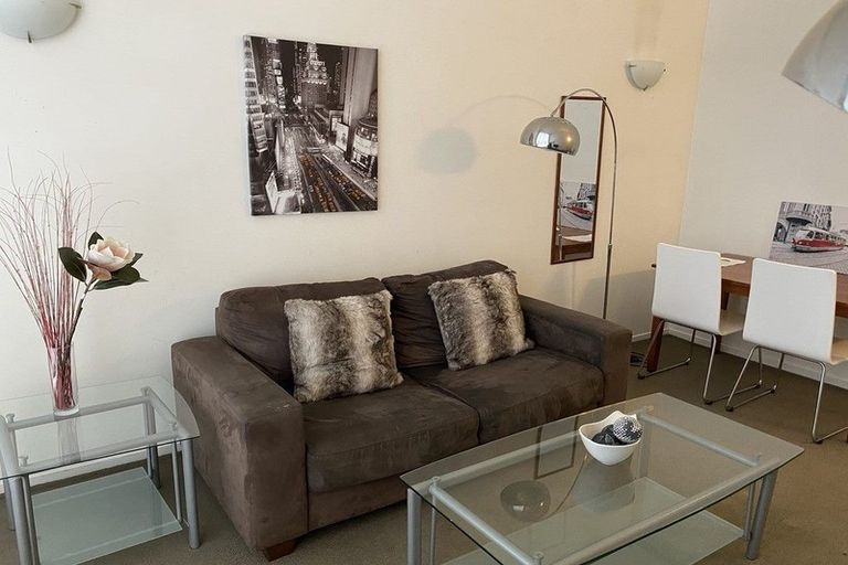 Photo of property in Guardian Apartments, 324/105 Queen Street, Auckland Central, Auckland, 1010