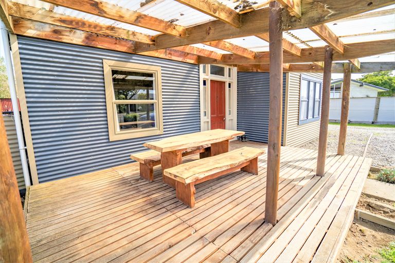 Photo of property in 58 Mauchline Street, Wallacetown, 9816