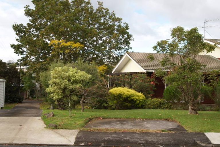 Photo of property in 41 Trelawn Place, Cockle Bay, Auckland, 2014