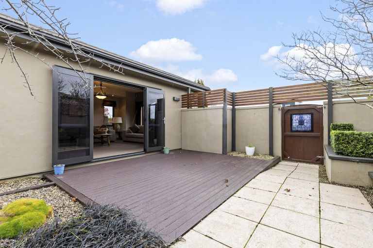 Photo of property in 14 Trump Place, Kelvin Grove, Palmerston North, 4414