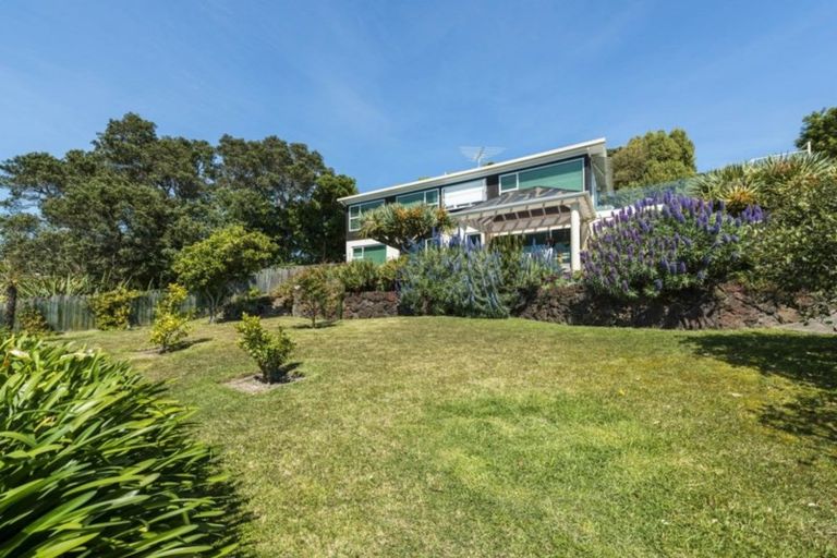 Photo of property in 1/187 Beach Road, Castor Bay, Auckland, 0620