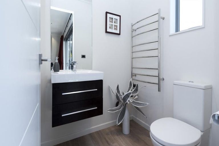 Photo of property in 43 Manor Park, Sunnyhills, Auckland, 2010