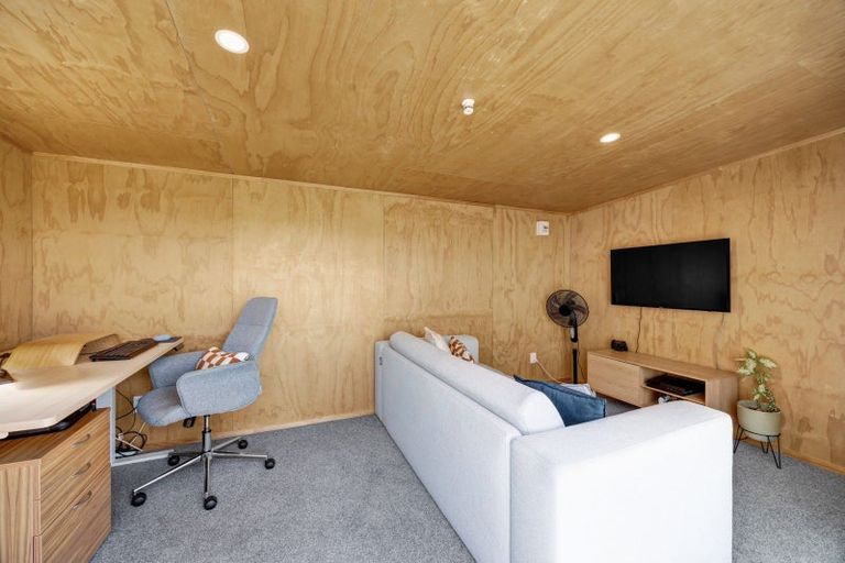 Photo of property in 9 Omata Road, Westown, New Plymouth, 4310