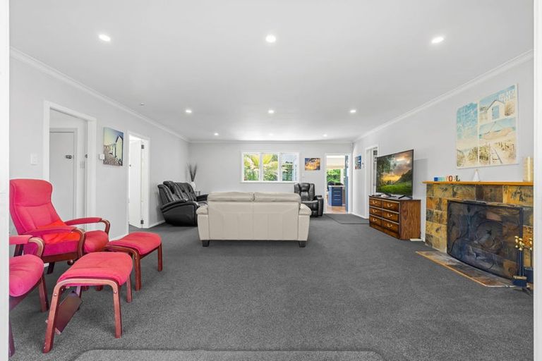 Photo of property in 2 Alberta Street, Acacia Bay, Taupo, 3330