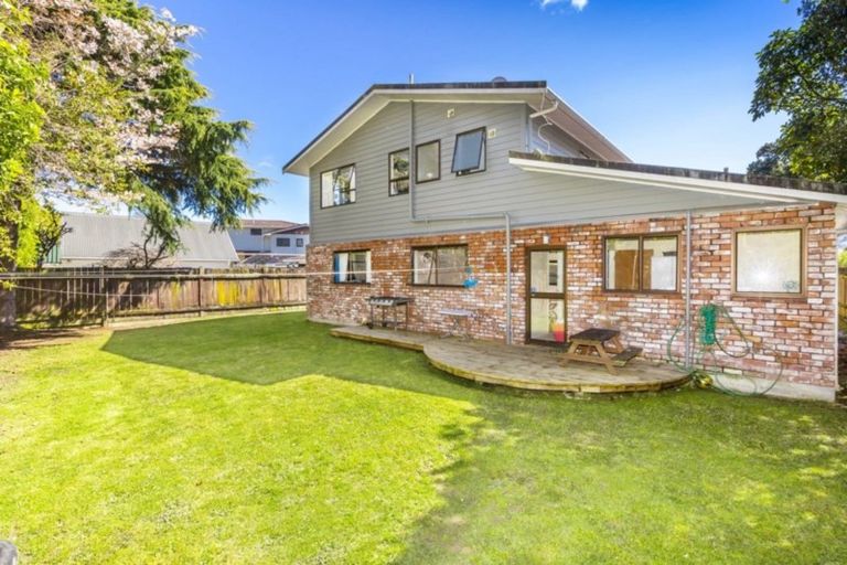 Photo of property in 10 Johnswood Grove, Clouston Park, Upper Hutt, 5018