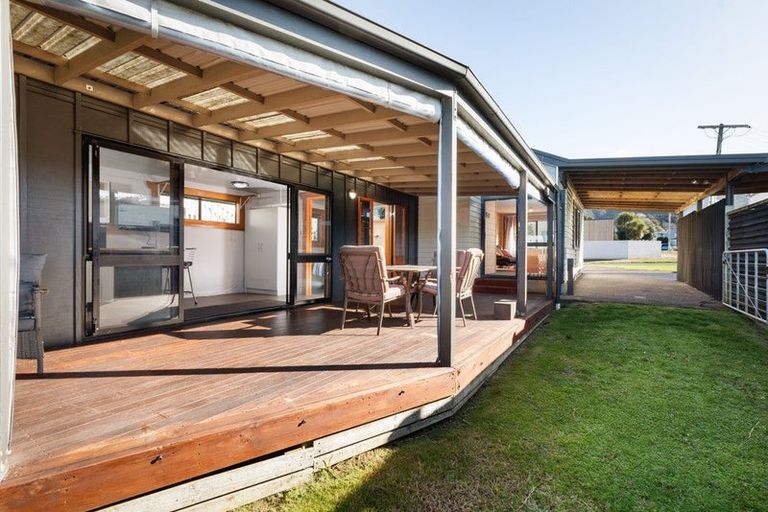 Photo of property in 42 Beach Road, Waihi Beach, 3611