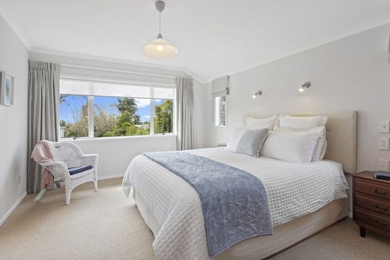 Photo of property in 17b Humphrey Kemp Avenue, Henderson, Auckland, 0612