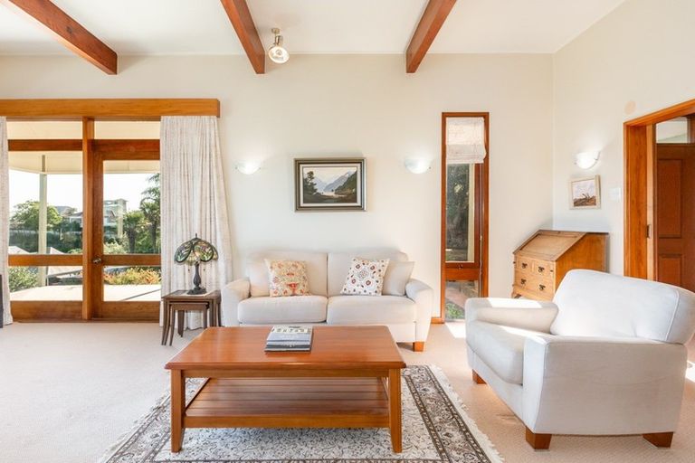 Photo of property in 27 Seapoint Road, Bluff Hill, Napier, 4110